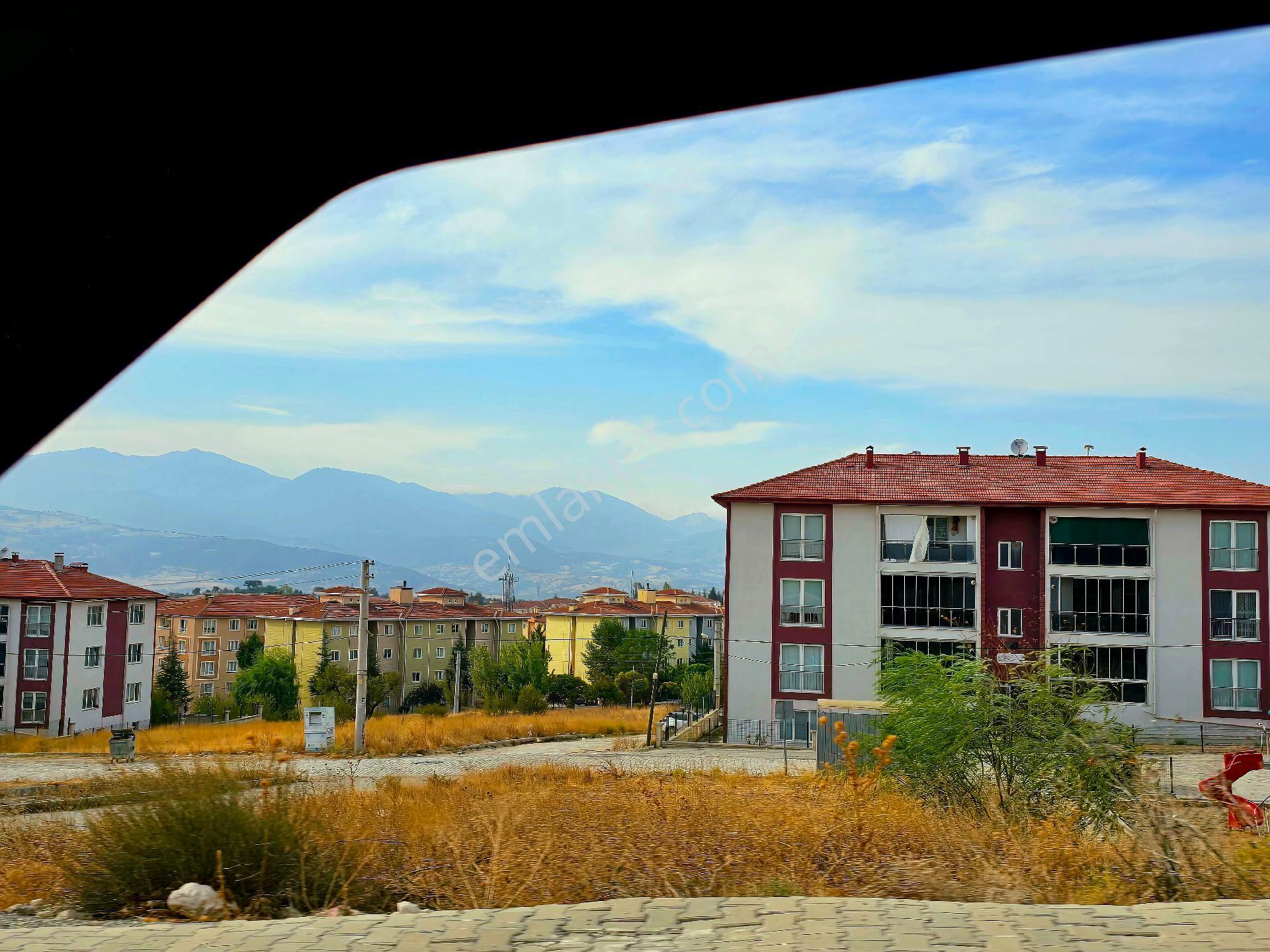 Kütahya Emet Örencik'te Köy Otoyol Elk Su Çay Yanı 1463 M² Bakımlı Tarla. Açıklamada - Görsel 6