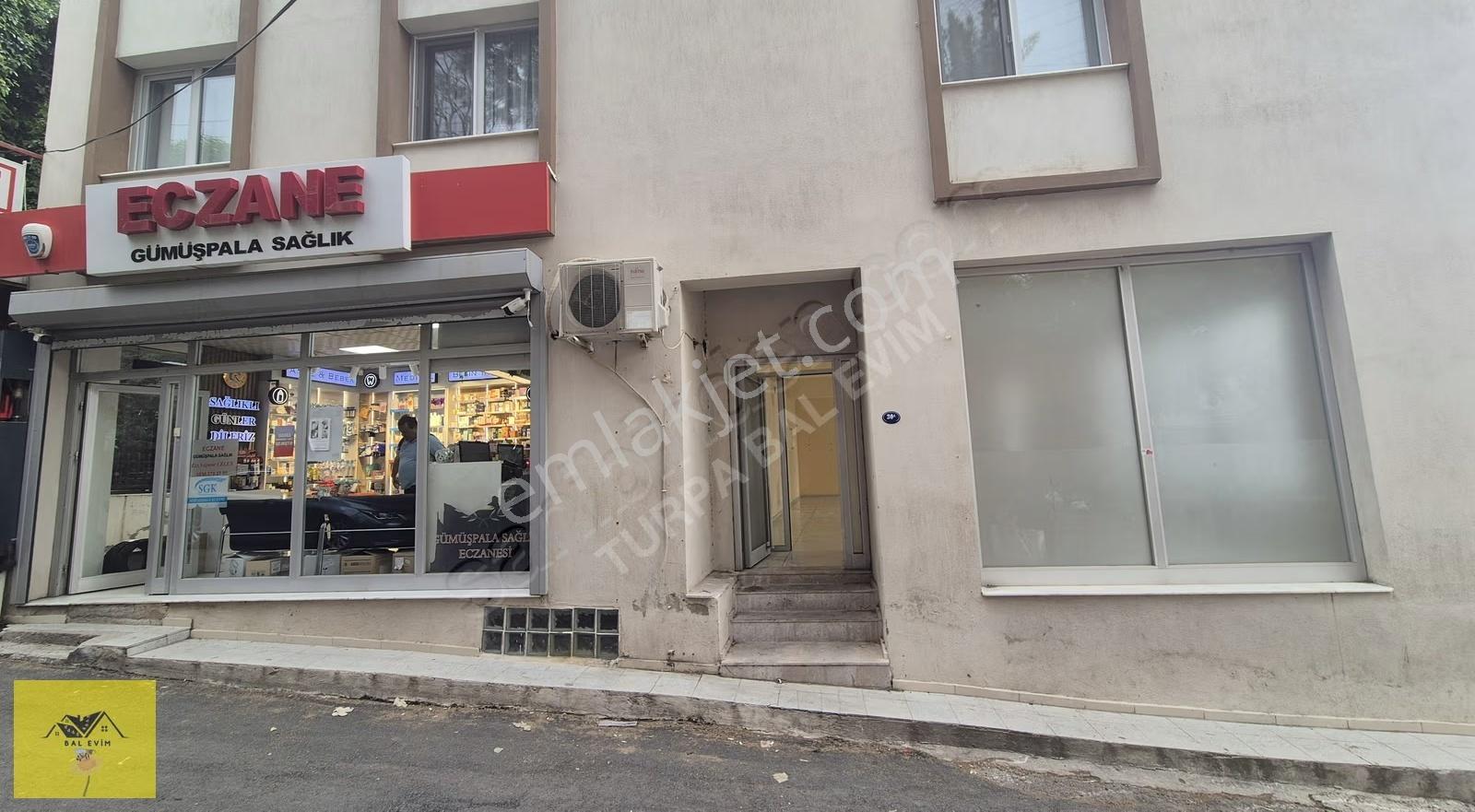 Bayraklı'da Satılık 75m² Köşe Başı Dükkan - Görsel 17