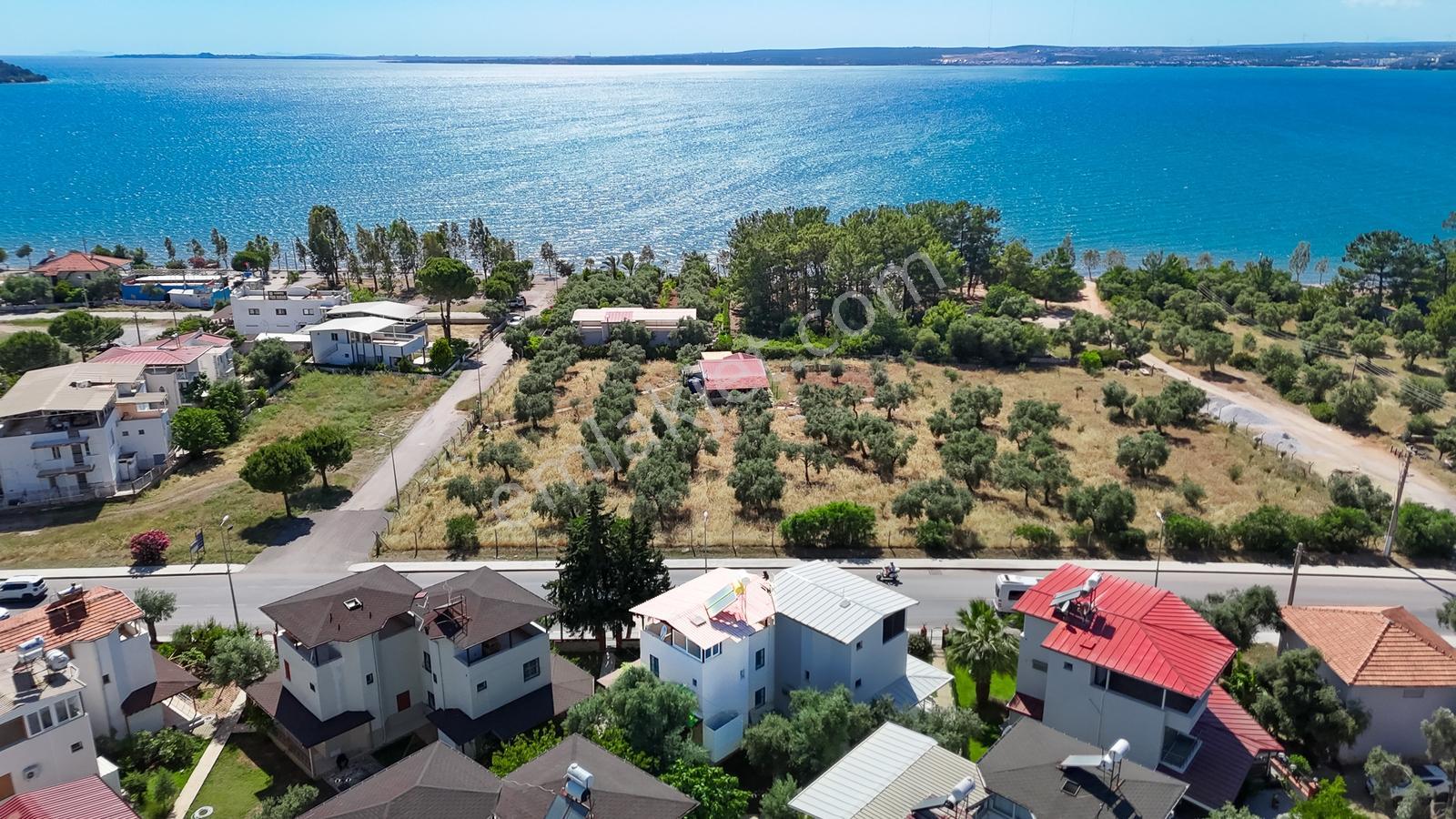 Akbük Merkezde Ana Yola Sıfır Ticari Alanda Satılık Villa