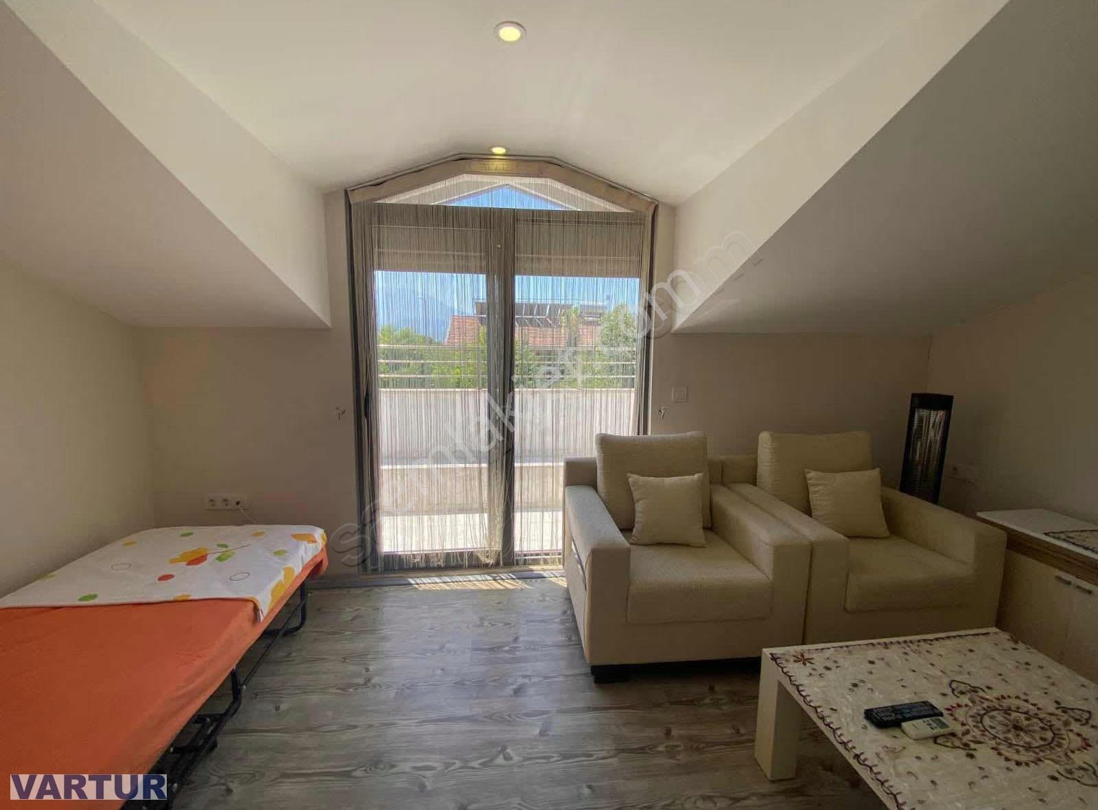 Foçada Uzun Dönem Kiralık 4+1 Eşyalı Havuzlu Villa - Görsel 4