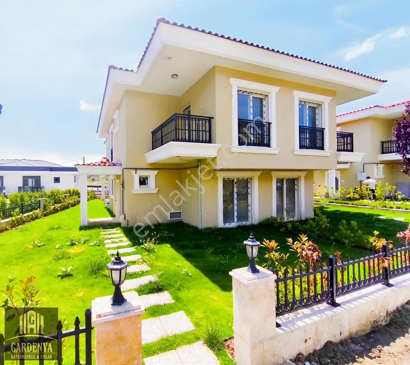 Yenikentte Satılık 4+1 Villa - Görsel 9
