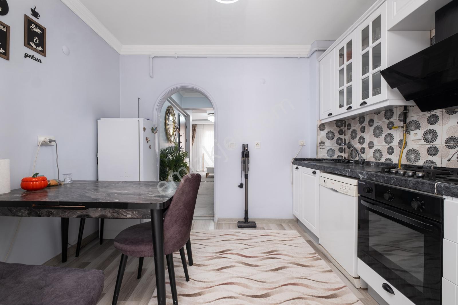 Remax Advantage'den Çamlıca Da Eşyalı Satılık 2+1 Dublex Daire - Görsel 9