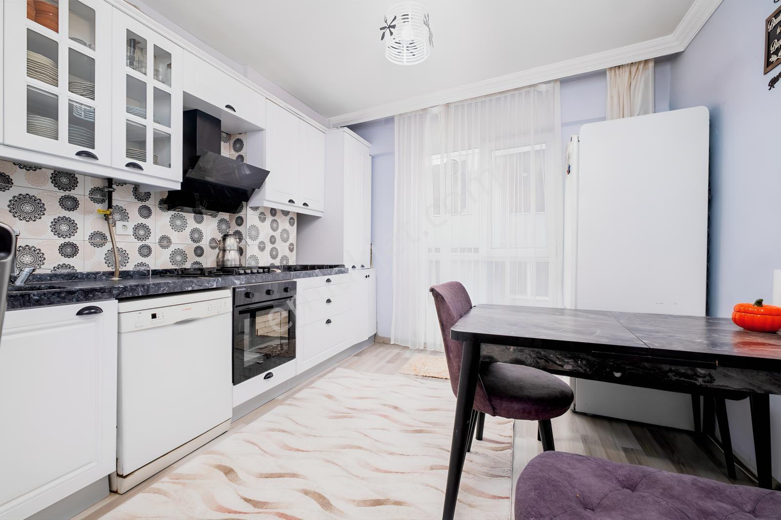 Remax Advantage'den Çamlıca Da Eşyalı Satılık 2+1 Dublex Daire - Görsel 13
