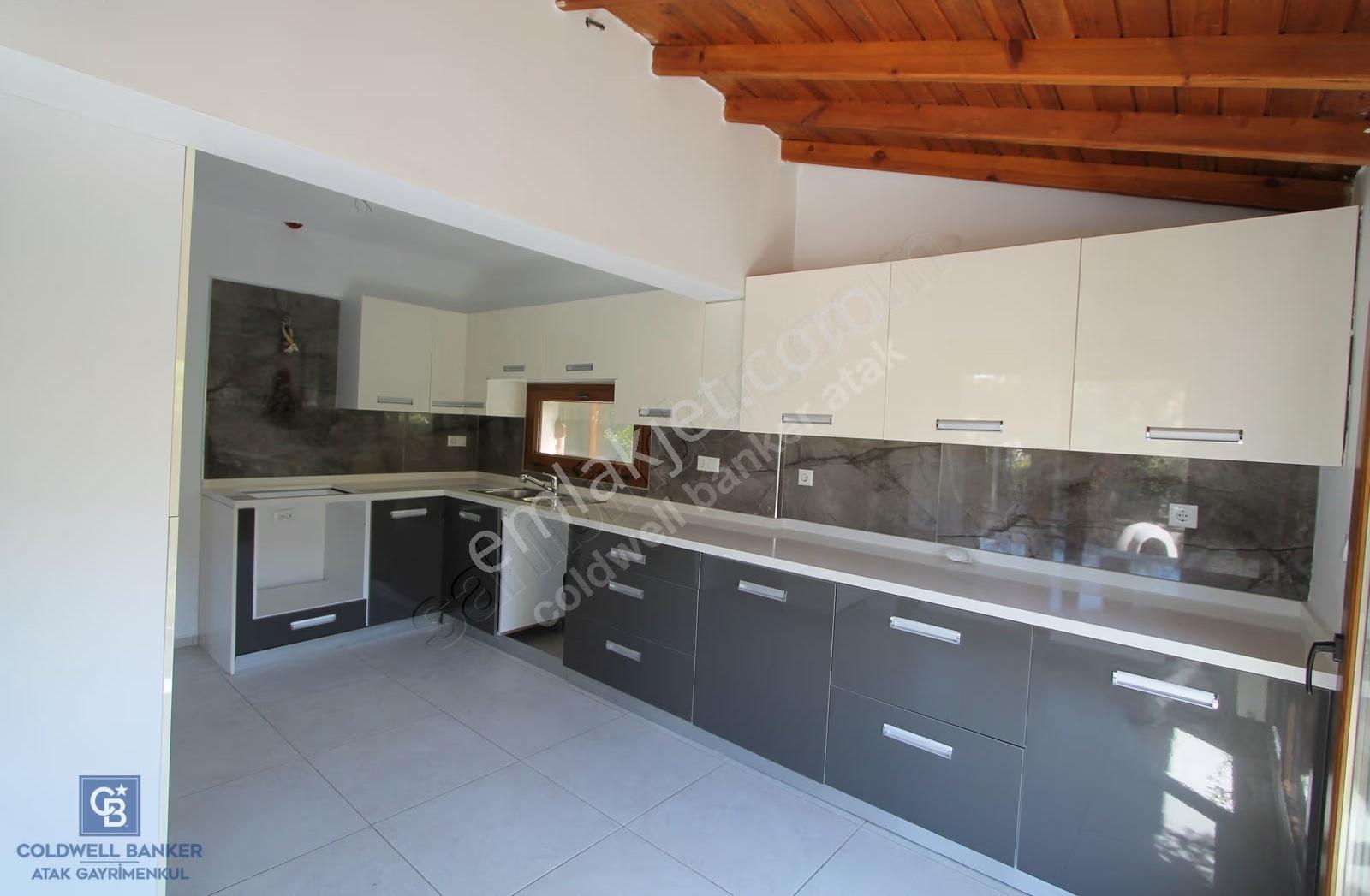 Urlada Deniz Manzaralı Kiralık Bahçeli Müstakil Ev - Görsel 17