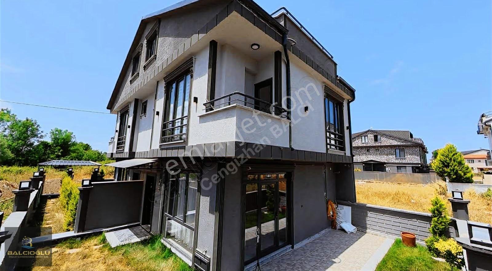 Balcıoğlundan Satılk Denize Yakn Eşyalı Bahçli Lüx Triblex Villa - Görsel 24