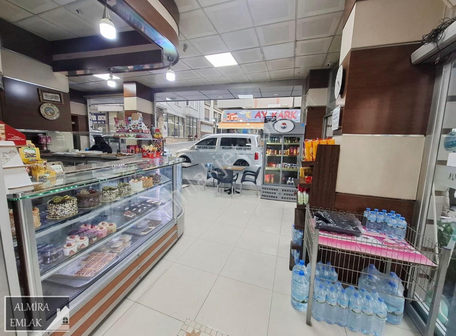 Yeşilyurt Yıldız Cadde Üzeri Köşe Satılık 2 Tapu Tek Dükkân - Görsel 2