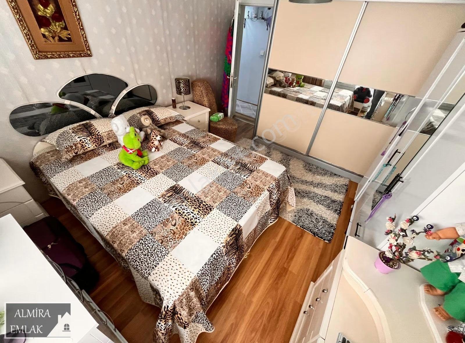 Yeşilyurtta 3+1 Daire 115m2 Ara Kat Bakmlı Köşe Daire - Görsel 23
