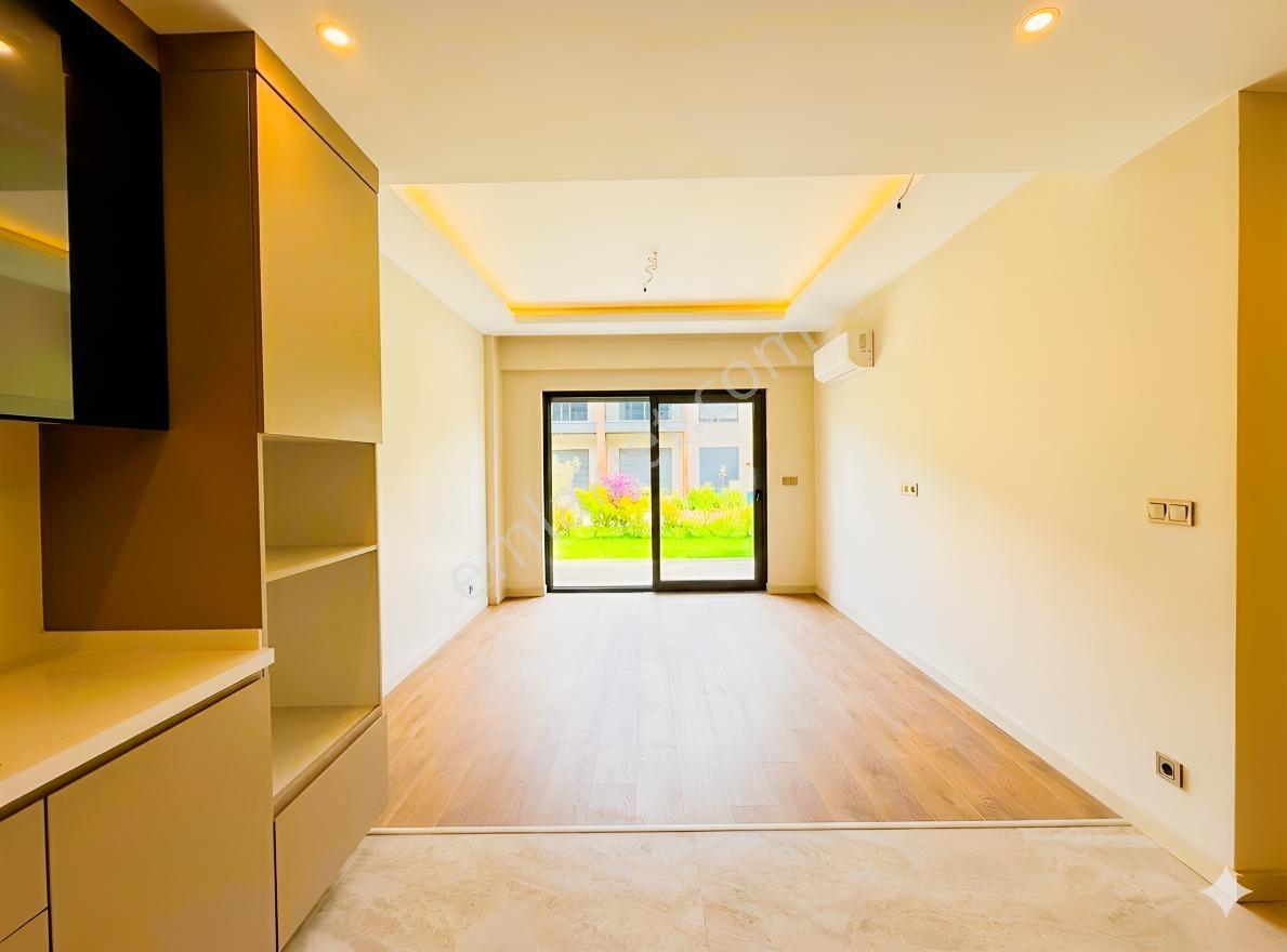 Eşyalı 1+1 Kendi Bahçesi Var / Lüks Sitede / Çıplaklı - Görsel 34