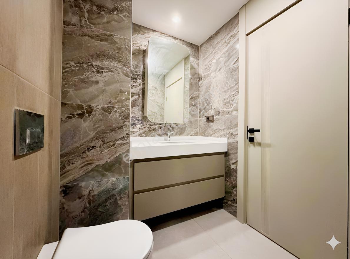 Eşyalı 1+1 Kendi Bahçesi Var / Lüks Sitede / Çıplaklı - Görsel 9