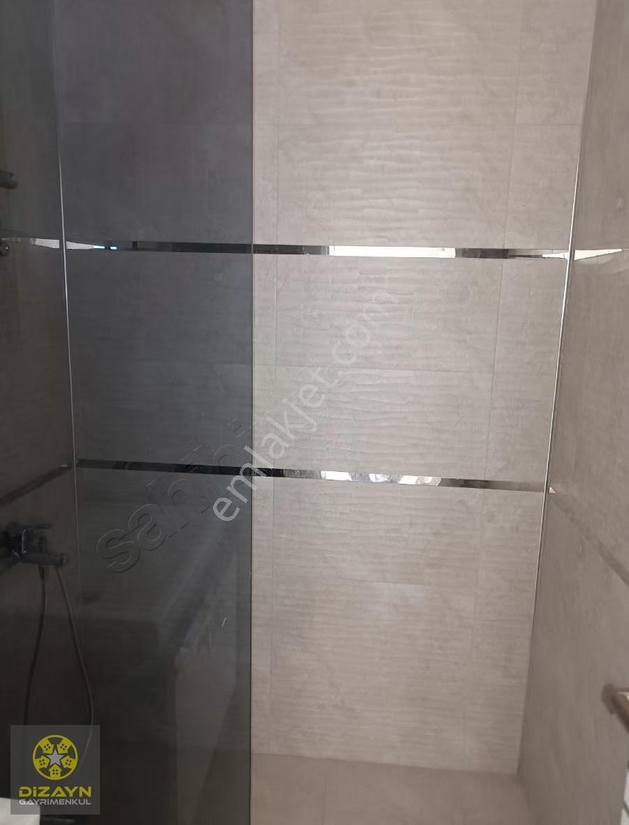 Kuşadası Merkezde Havuzlu Güvenlikli Sitede Kiralık 3+1 Daire - Görsel 2