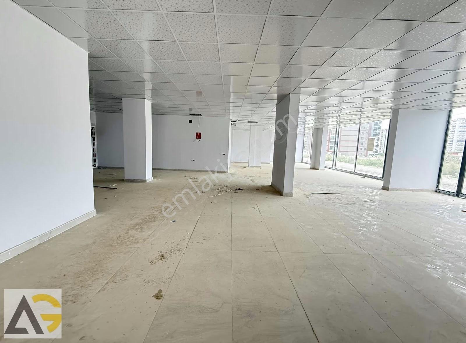 Auradan Tece'de Geniş Kiralık Dükkan - Görsel 3