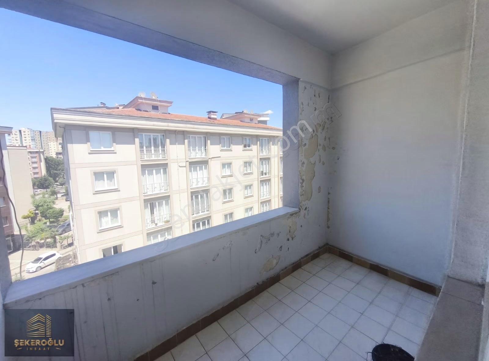 Şekeroğlu Emlak'tan Ana Cadde Üstü 2+1 Balkonlu Kiralık Daire - Görsel 8