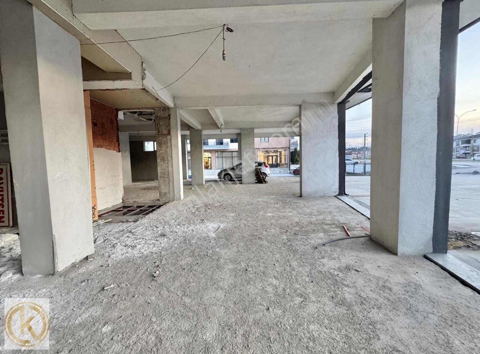Kaymak Emlaktan Erenler'de Ana Cadde Üzeri 520m2 Kiralık Dükkan - Görsel 12