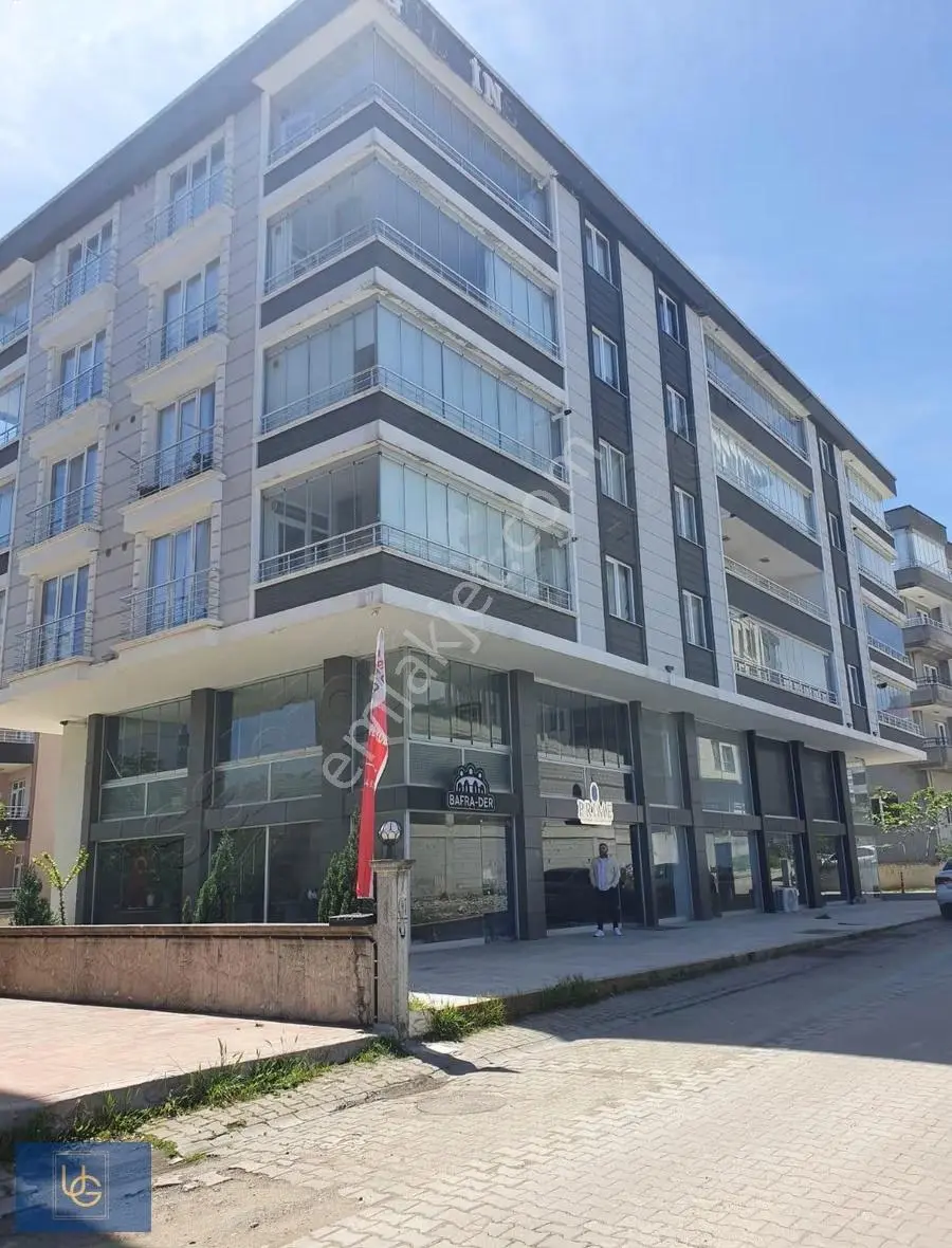 Uygar Gayrimenkul'den Tramvay Altı 65 M2 Full Kredi Ara Kat 1+1