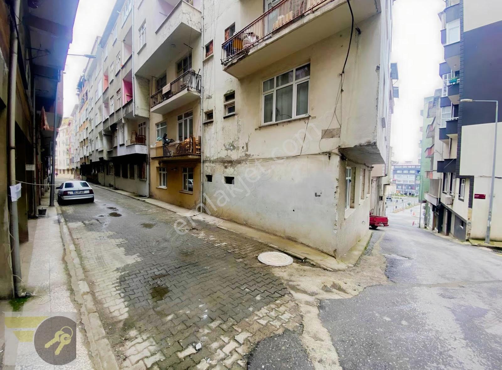 *of Gayrimenkul* Merkez'de 2.kat 2+1 80m2 Eşyalı Kiralık Daire - Görsel 23