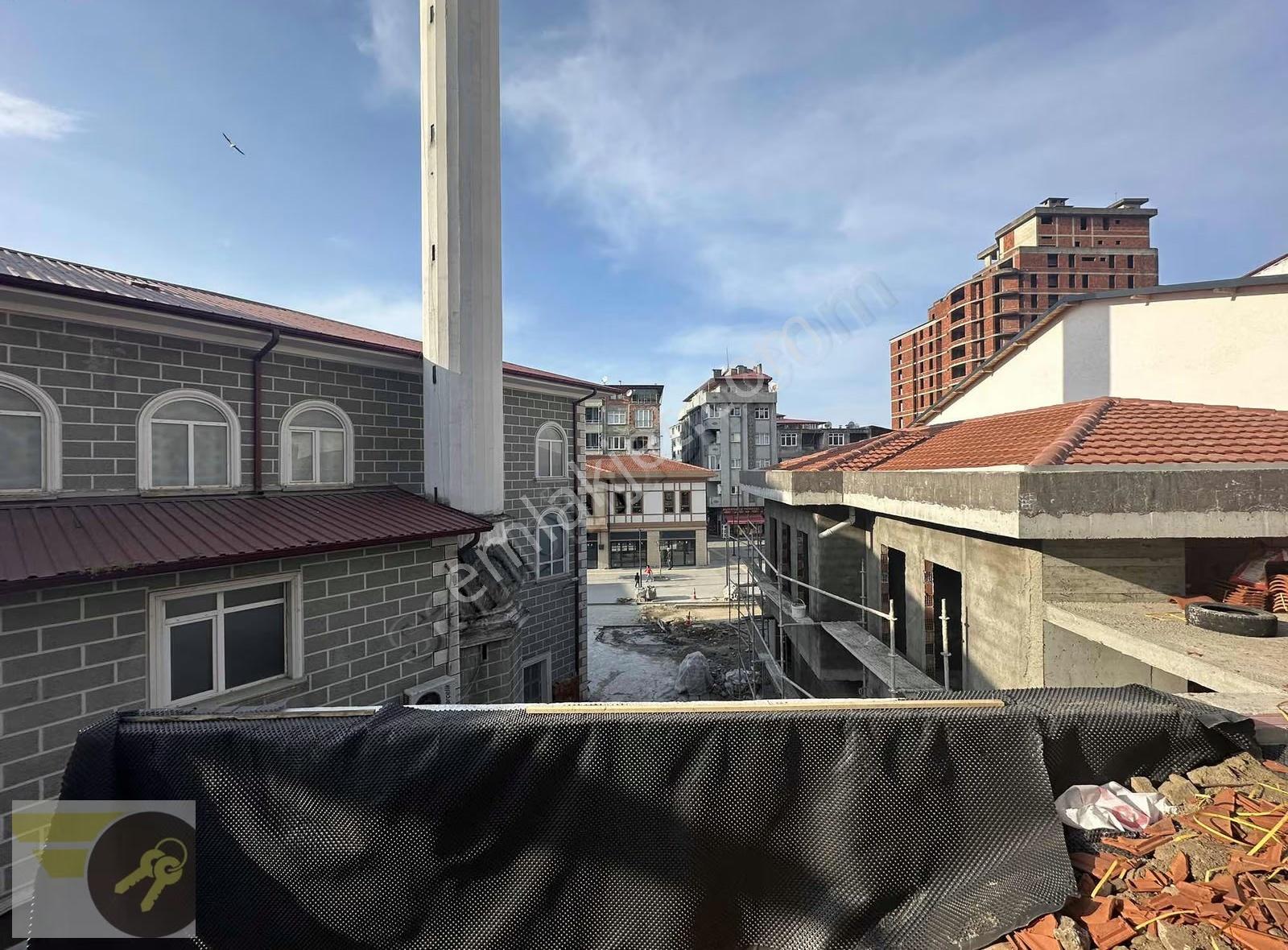 *of Gayrimenkul* İlçe Merkezinde 140m2 Satılık Dükkan & Magaza