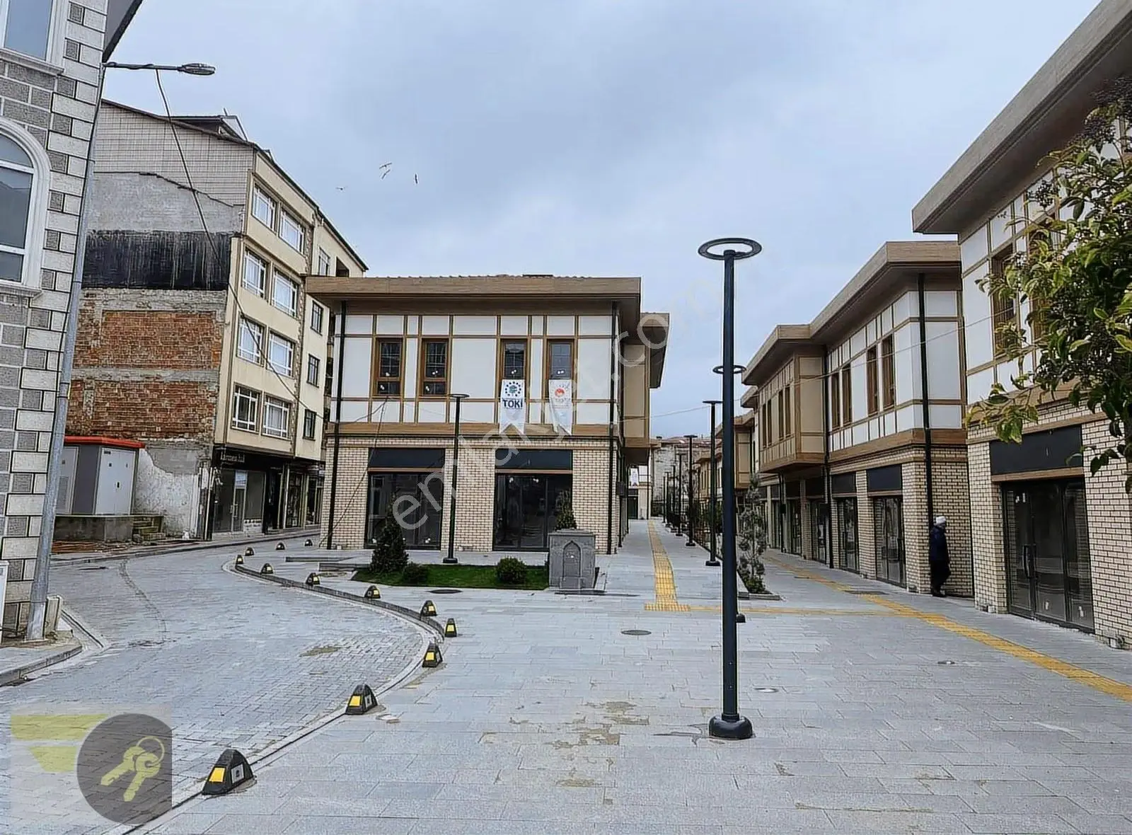 *of Gayrimenkul* İlçe Merkezi Ön Çephe 63m2