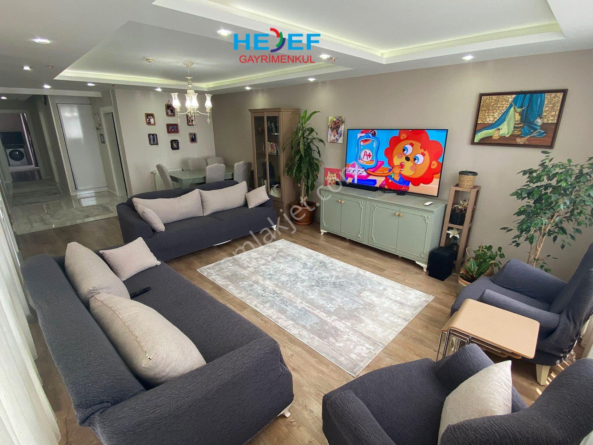 Hedef'ten Üniversite Caddesinde Cepheleri Açık Masrfasız 3+1 - Görsel 4