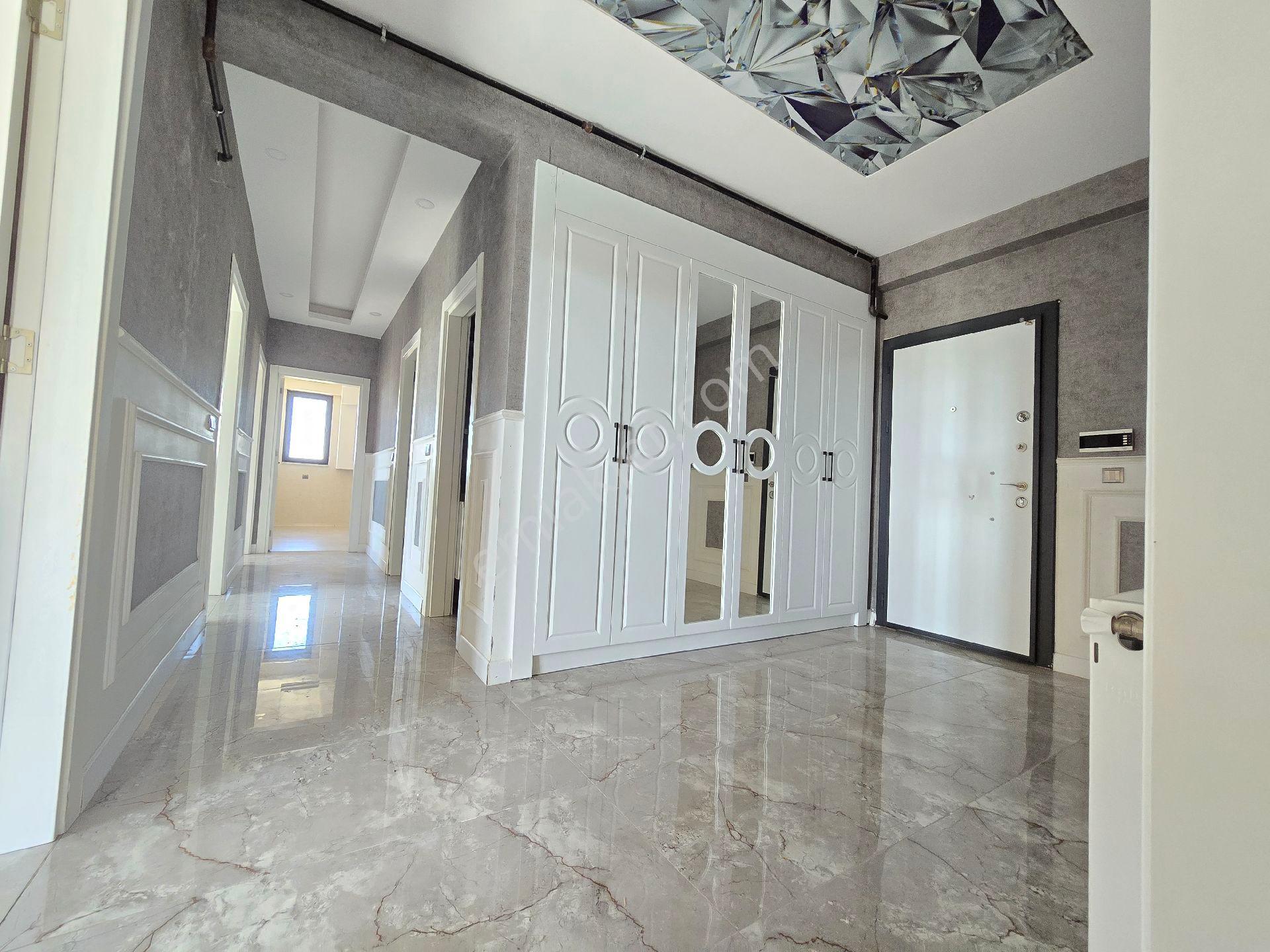 Karaköprü 35 Mt Son Göbeğin 300 Mt İlerisi 3+1 Lüx Daire **nur**
