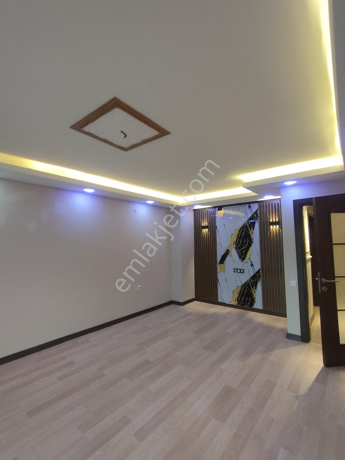 Kapaklı Cumuriyet Yürüyüş Yolu Başı 2+1 92 M2 Ara Kat Ön Cephe - Görsel 3