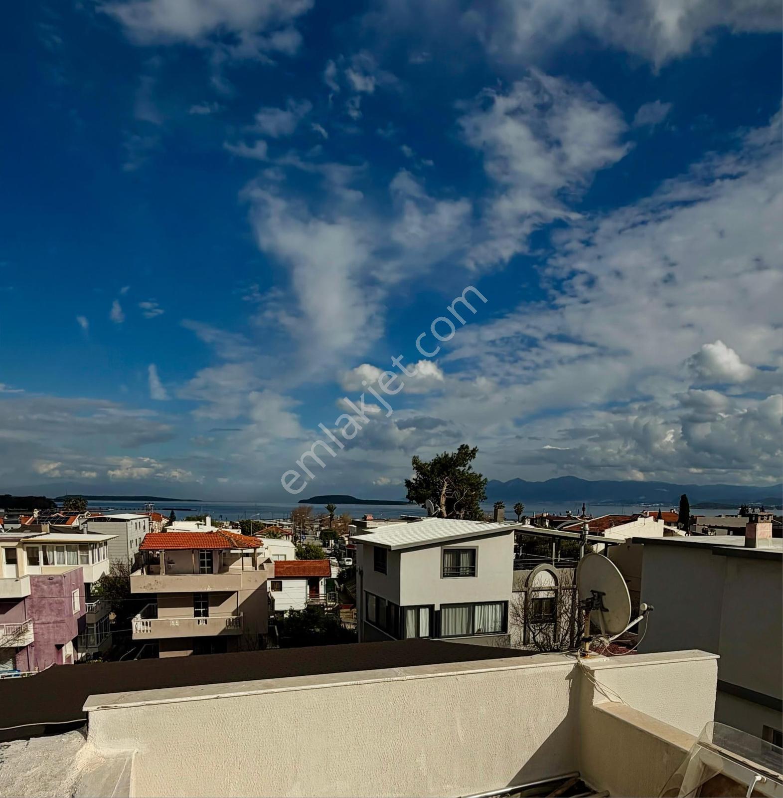 Urla Çeşmealtı'nda Deniz Manzaralı Müstakil Satılık Tripleks - Görsel 7