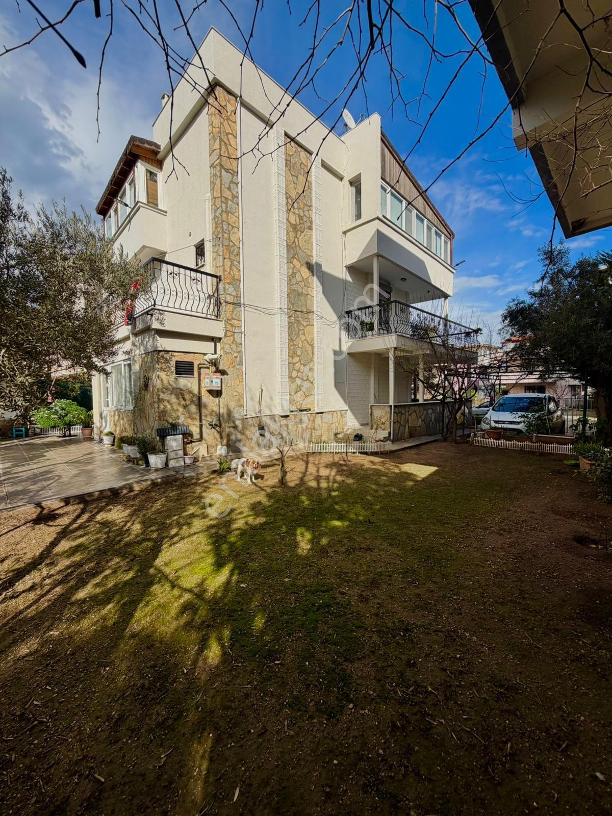 Urla Çeşmealtı'nda Deniz Manzaralı Müstakil Satılık Tripleks - Görsel 11
