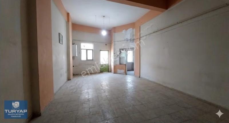 Turyap Metropol'den İstiklal Mahallesinde Satılık Dükkan - Görsel 3