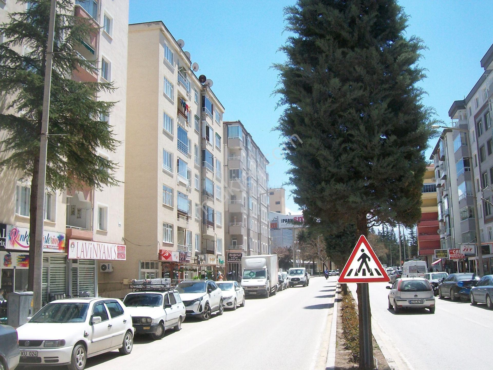 Hacı Mütahir Mahallesi Rasim Erel Cad.yıldızlı Apt.da 4+1 Bakımlı Daire - Görsel 24