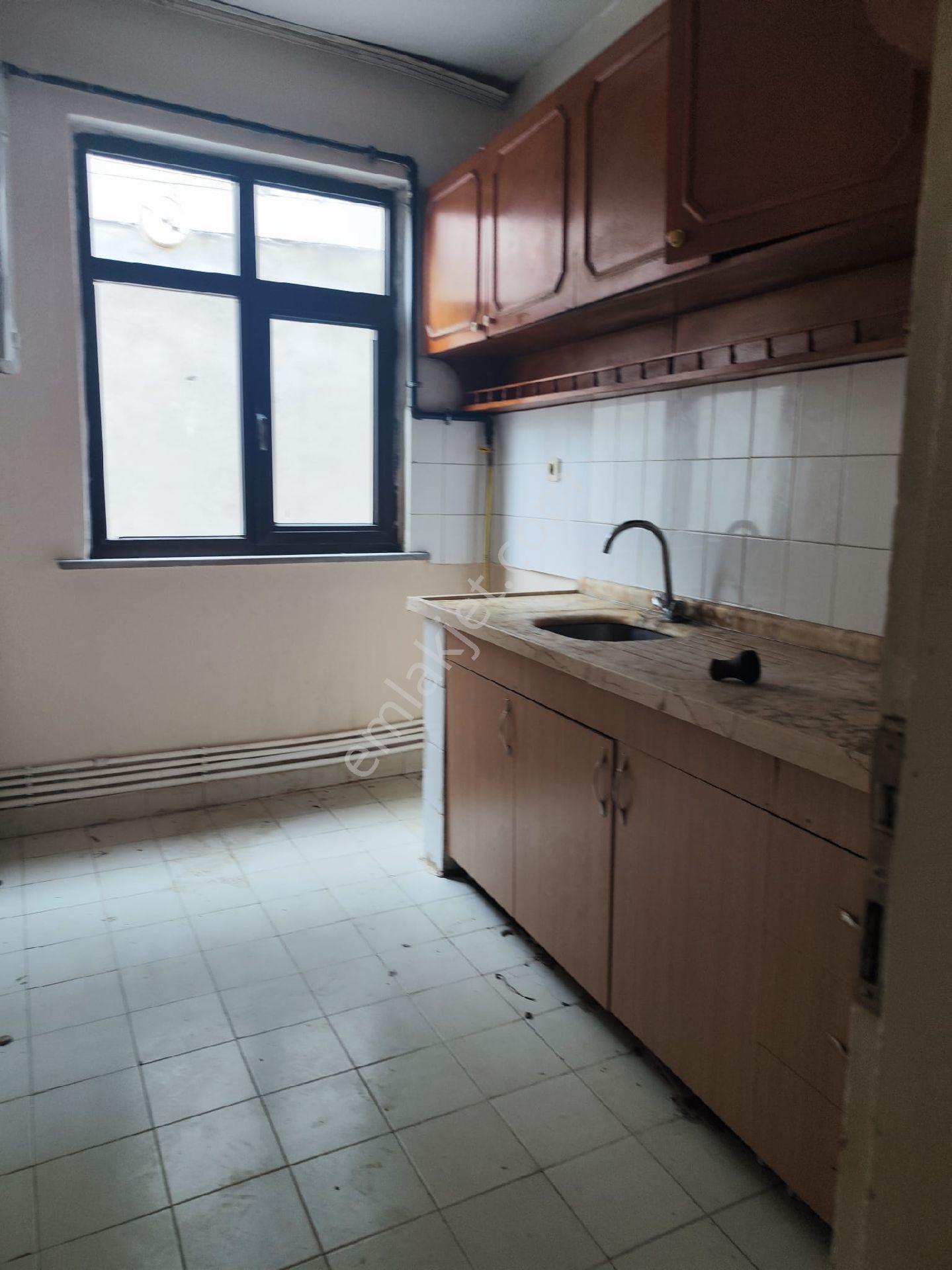 Sultanbeyli Abdurrahmangazi Mahallesi 1.kat 3+1 Metro Yürüme Mesafeli Kiralık Daire Ev - Görsel 9