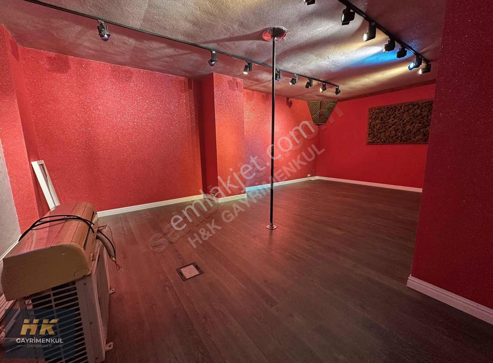 Uluç Mah. Mega Sitesi'nde 3 Katlı, 155m² Satılık Dükkan - Görsel 3