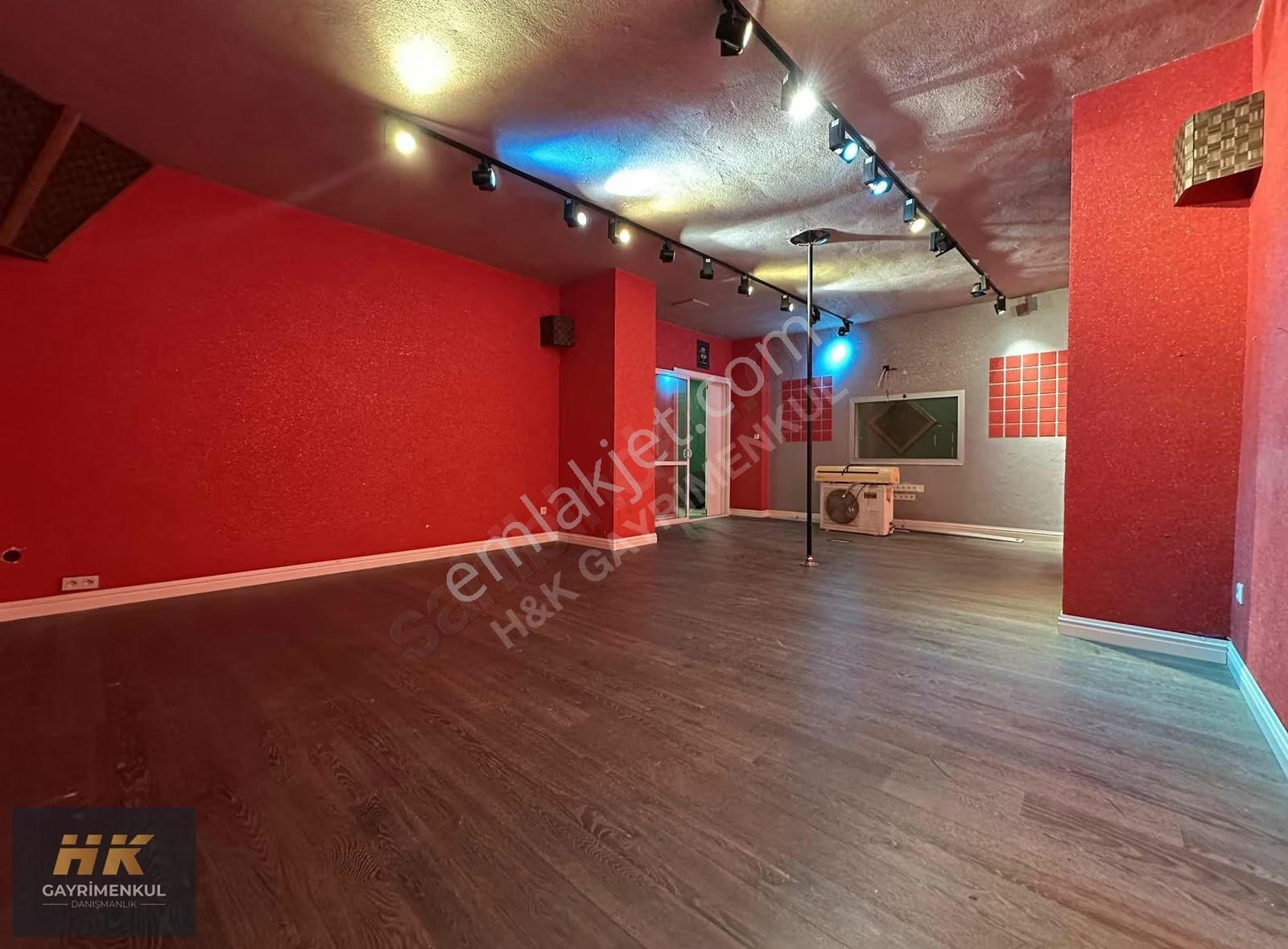 Uluç Mah. Mega Sitesi'nde 3 Katlı, 155m² Satılık Dükkan - Görsel 21