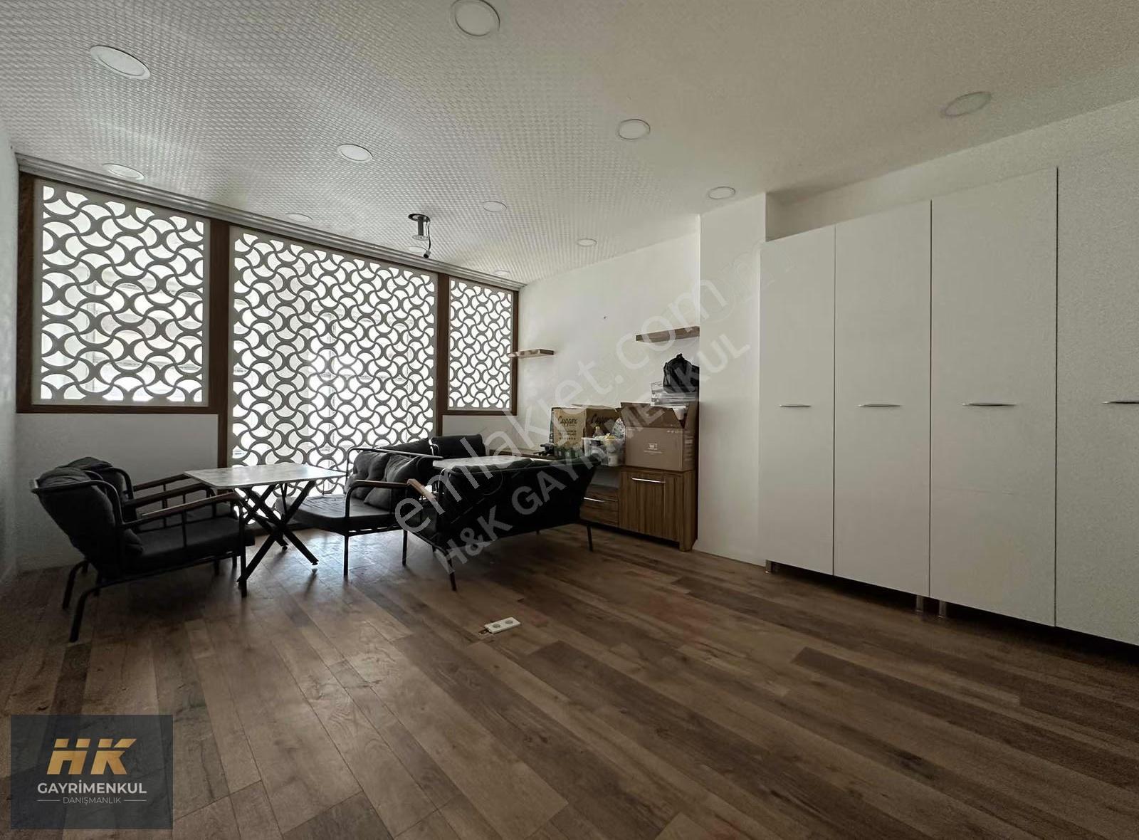 Uluç Mah. Mega Sitesi'nde 3 Katlı, 155m² Satılık Dükkan - Görsel 4