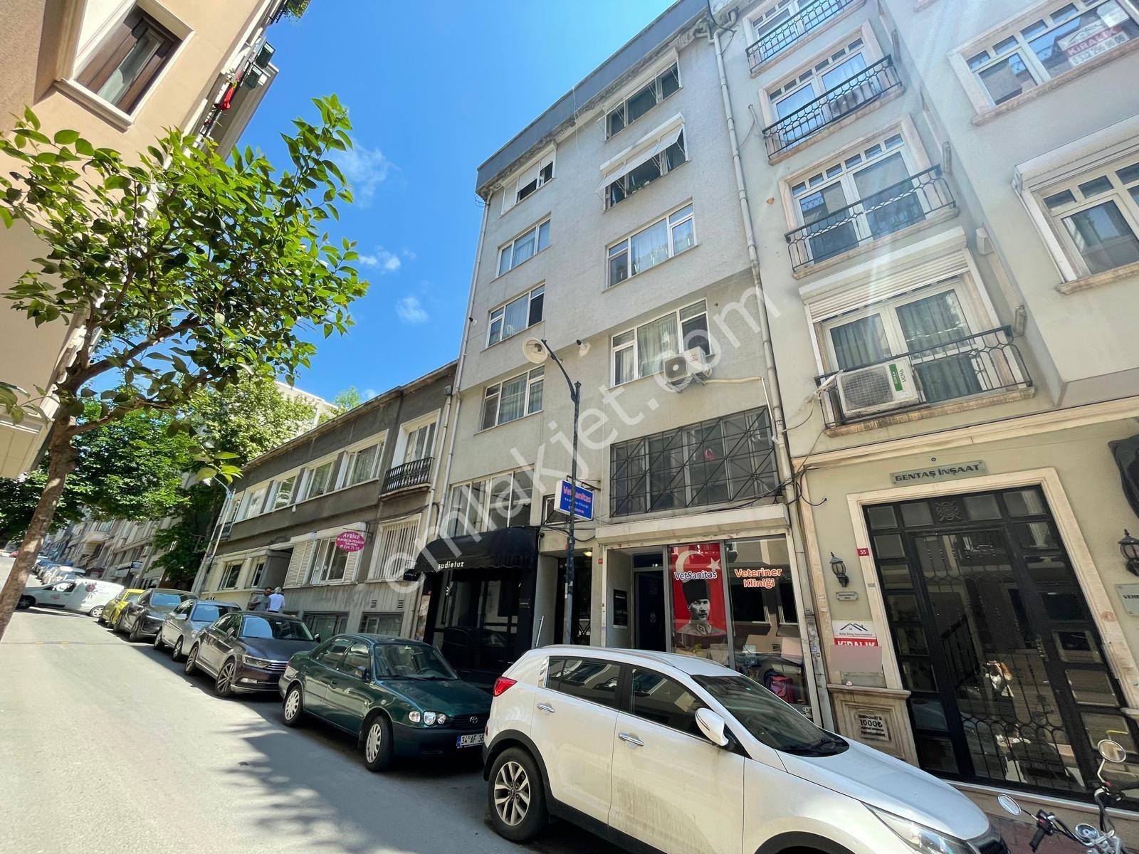 Nişantaşı Teşvikiye Mahallesi'nde Genç Binada 4+1 Kiralık Daire - Görsel 16