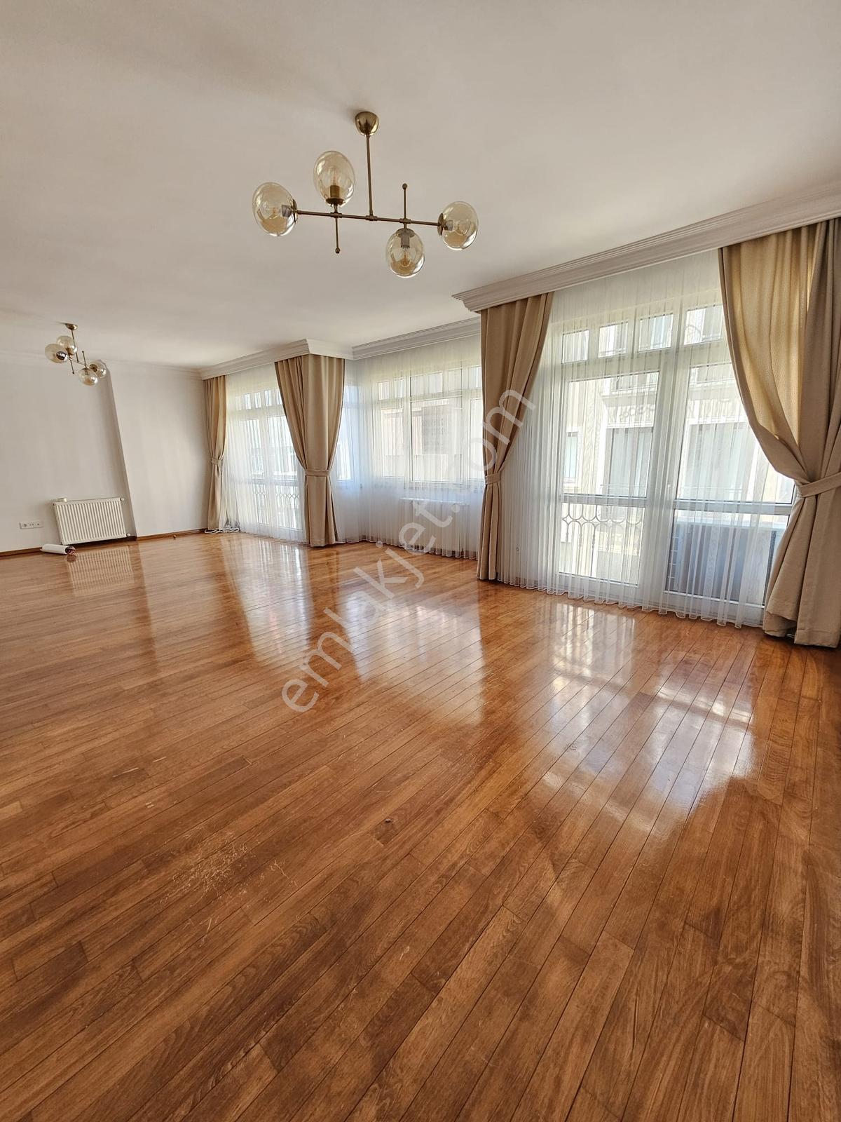 Nişantaşı Teşvikiye Mahallesi'nde Genç Binada 4+1 Kiralık Daire - Görsel 24