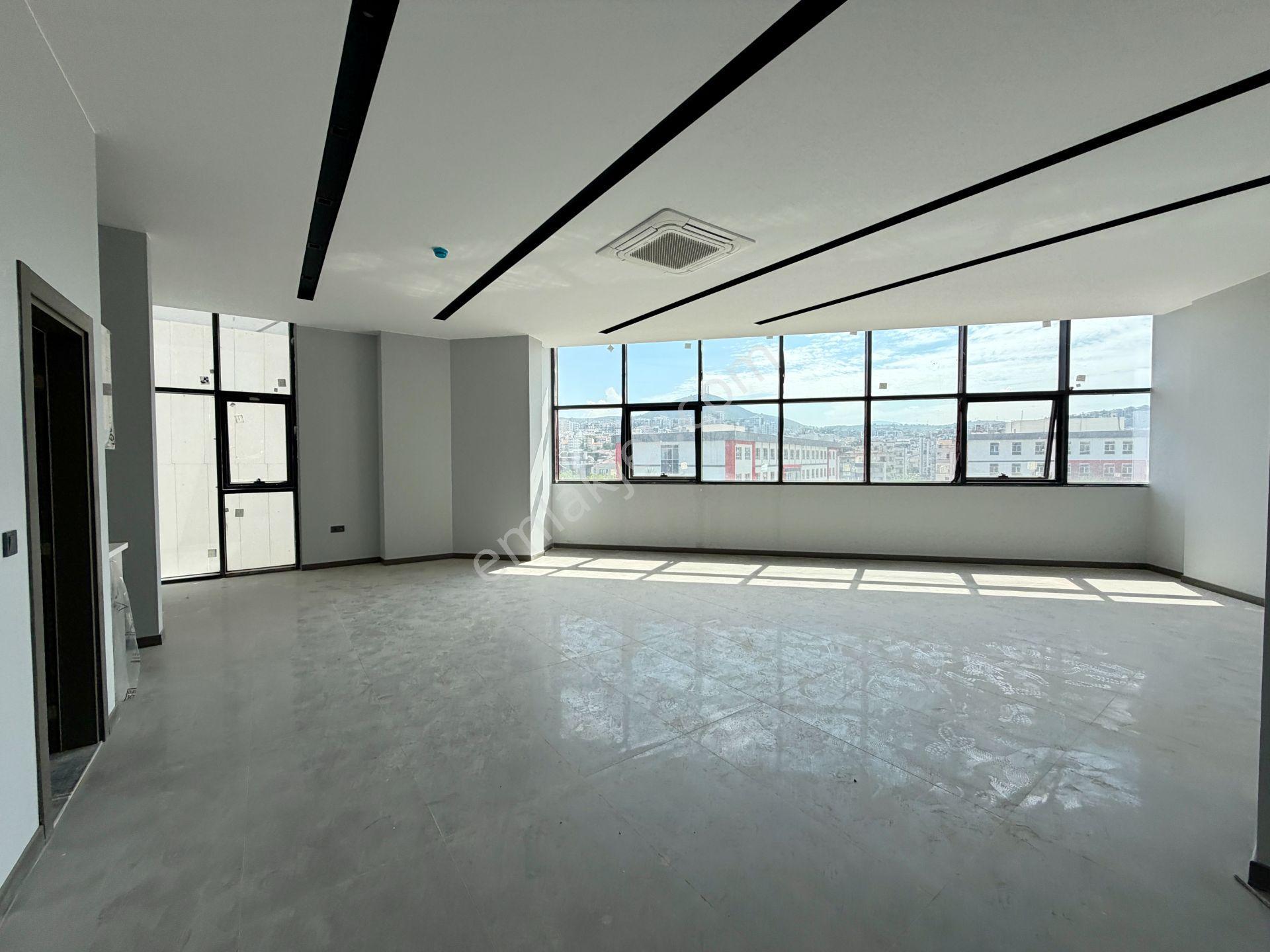 Kuşadası Merkez Ana Cadde Üzerınde 57 M² Kıralık Ofıs - Görsel 2