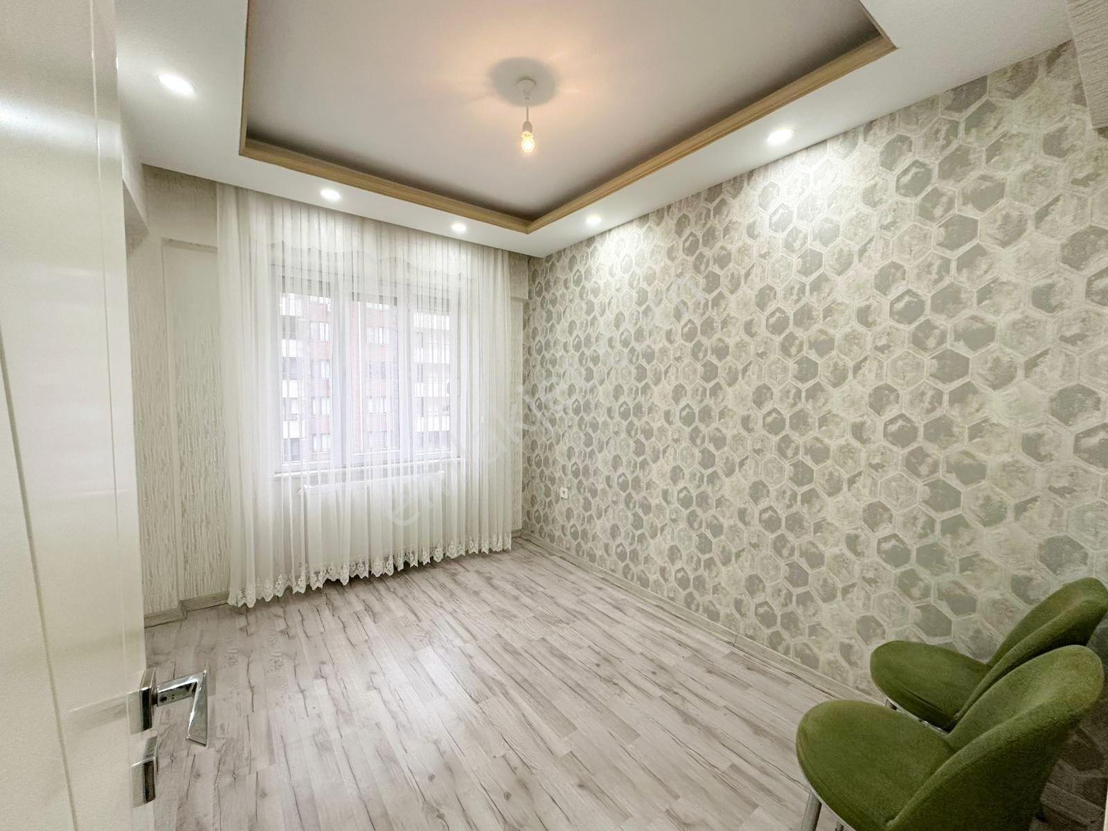 Belkız'da Kiralık Eşyalı Cam Balkonlu Az Katlı Ultralüx 3+1 - Görsel 11