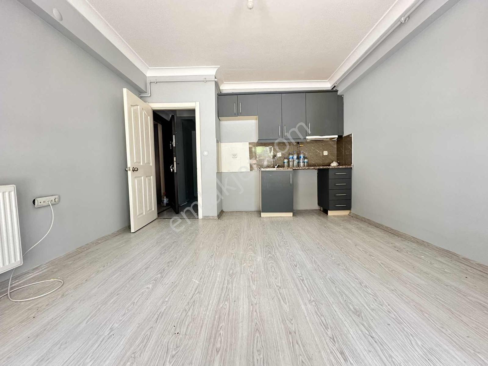 Merkezi Lokasyonda Kiralık 2+1 Daire - Görsel 8
