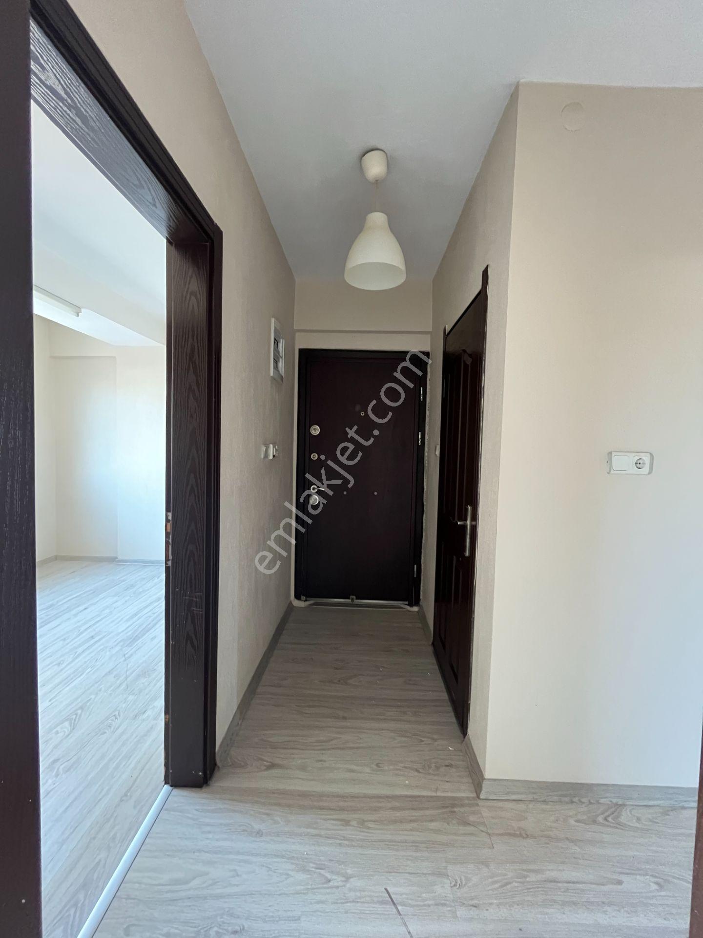 Gümüşpala Merkezde Sağlık Ocak Ve Okul Yakını Ara Kat 2+1 Kiralık Daire - Görsel 8