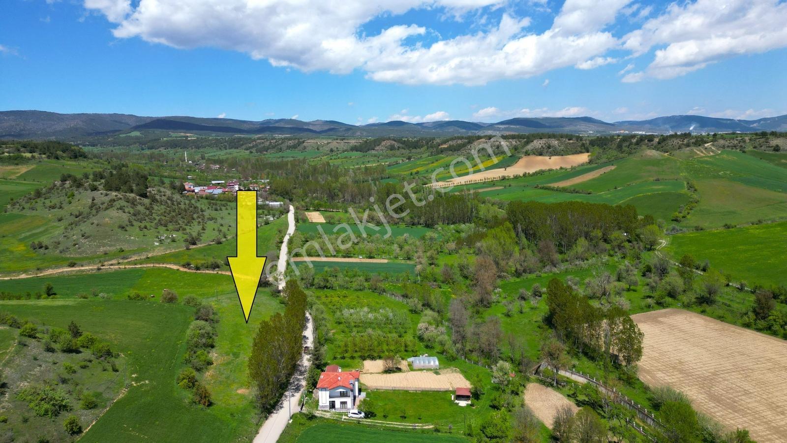 █ Garanti Emlak'tan - Kasaba Köyünde - " 2.500 M² İmarlı Arsa " - Görsel 2