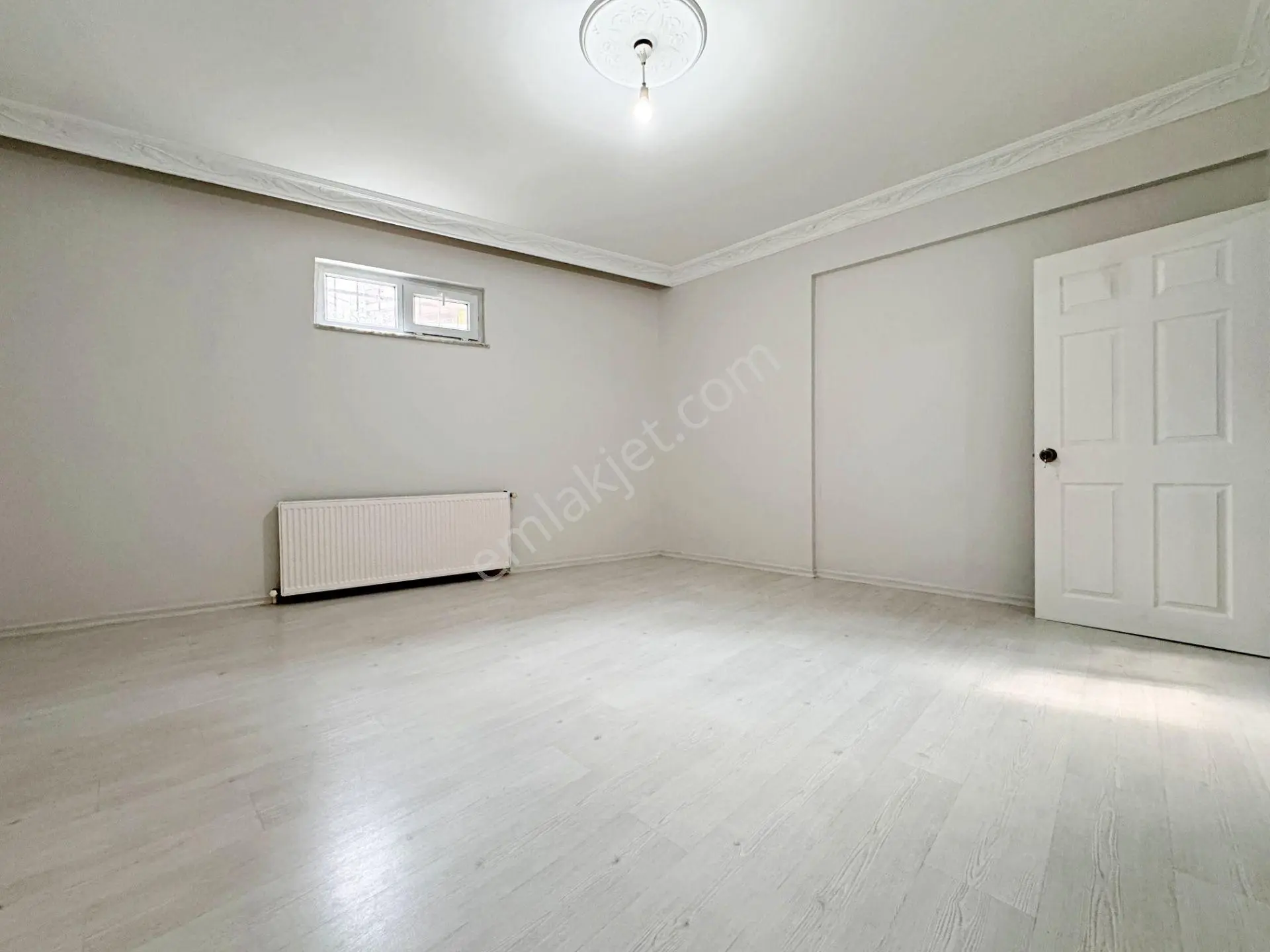 Home Vizyon Bahçelievler Yenibosna Radara Yakın Satılık 1+1 Bahçe Katı Daire.