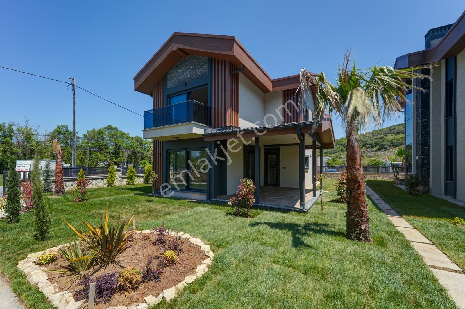 Şile İmren Loft Evlerinde 4+1 Modern Mimari Satılık Villa