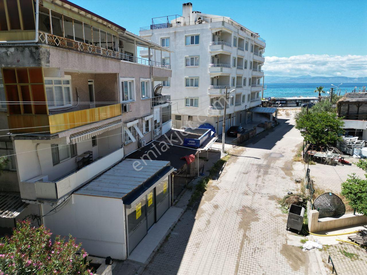 Ayvalık Sarımsaklı’da Satılık Dükkan
