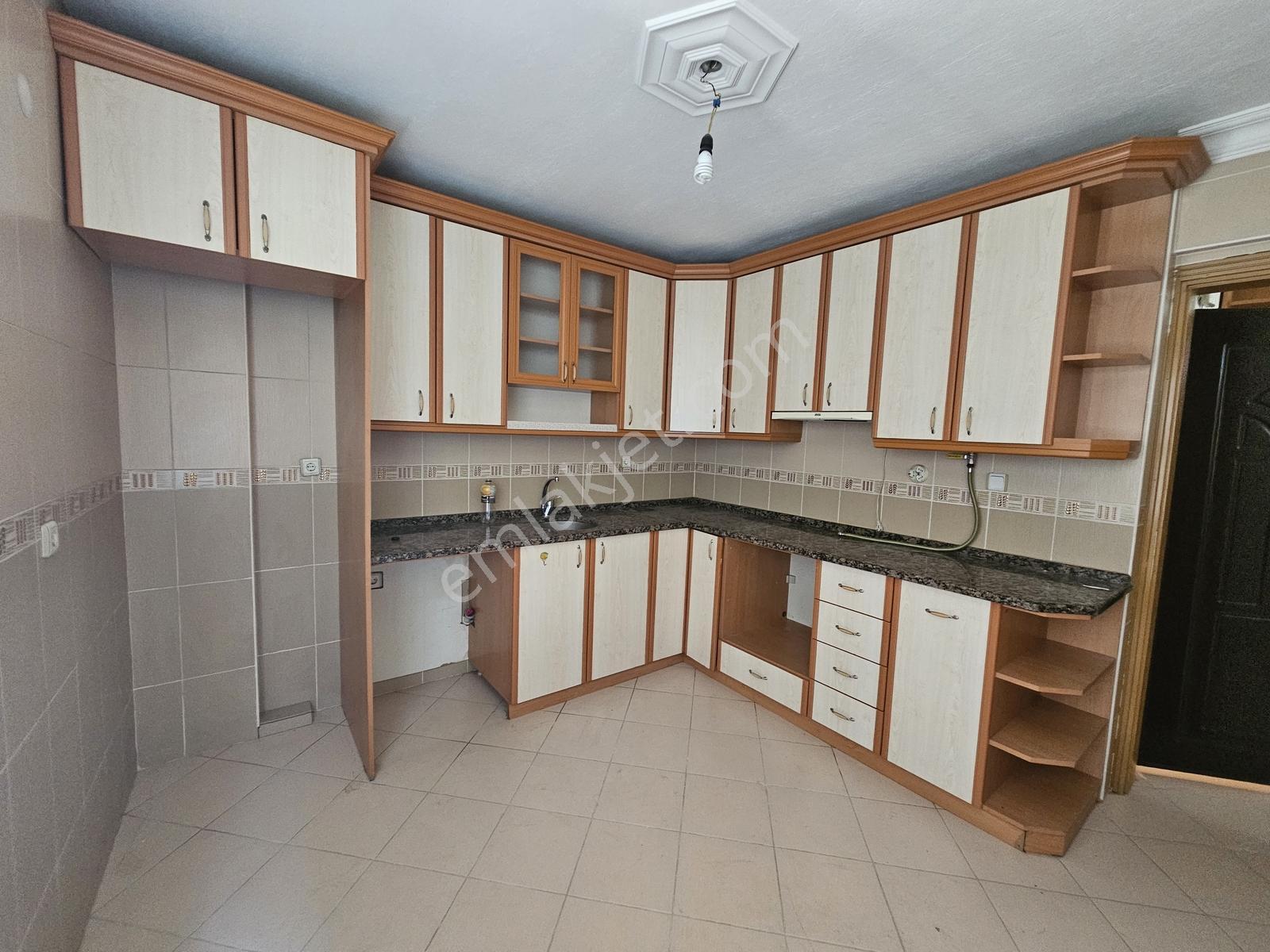 Buca Göksu Mah Satılık Doğalgazlı 3,kat Daire 120m2 3+1 - Görsel 12