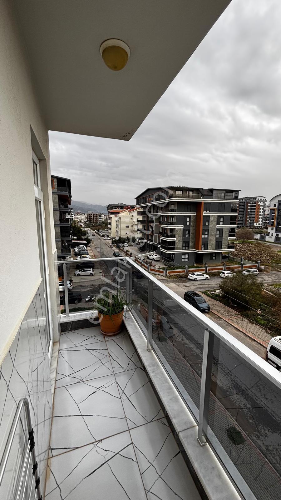 Deniz Yolunda Cadde Üzeri 3+1 Daire - Görsel 24