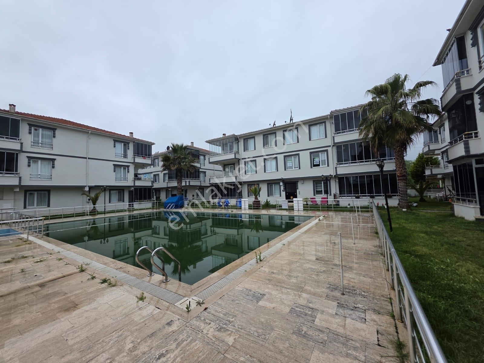 Yüzme Havuzlu Site İçinde Satılık 2+1 Daire - Görsel 2
