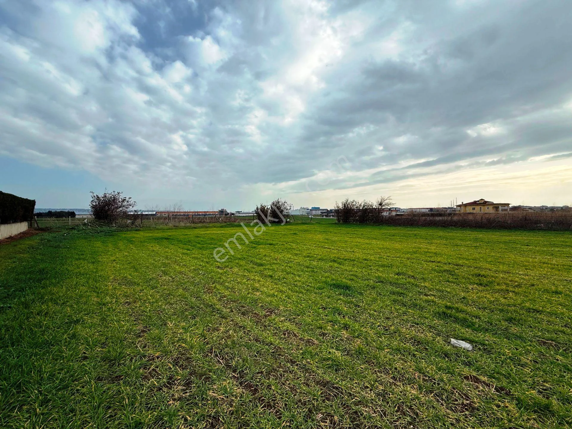 Silivri'de Prestijli Lokasyonda 3042m2 Villa İmarlı Satılık Arsa - Görsel 5