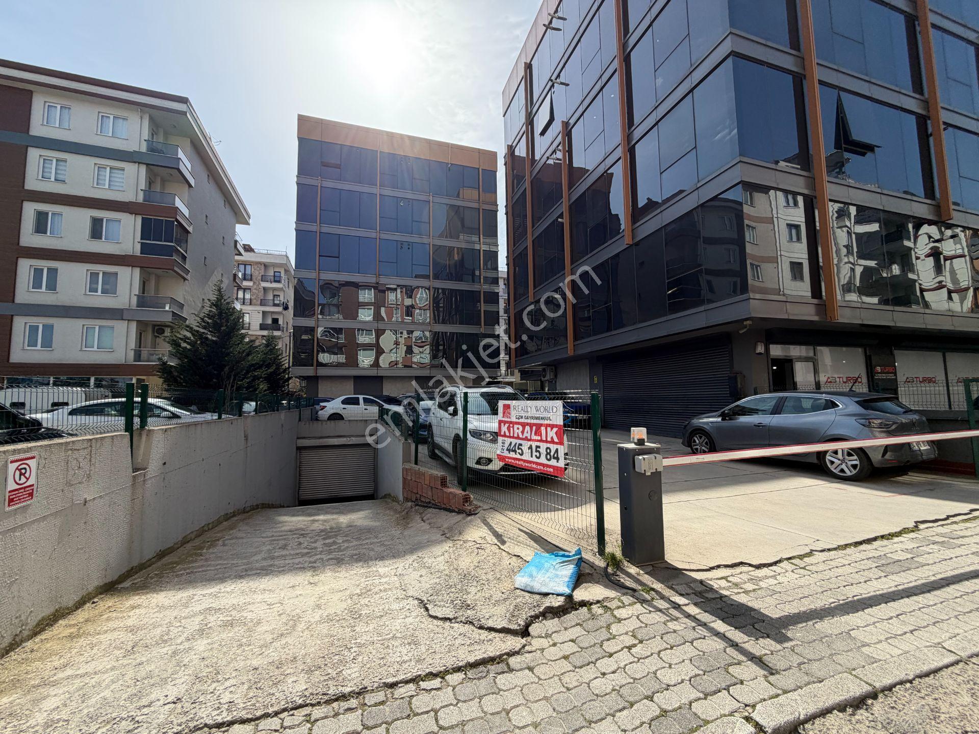 Sancaktepe Panasonic Yanı 8 Yıllık Plazada 5.kat 1+1 Kiralık Ofis - Görsel 33