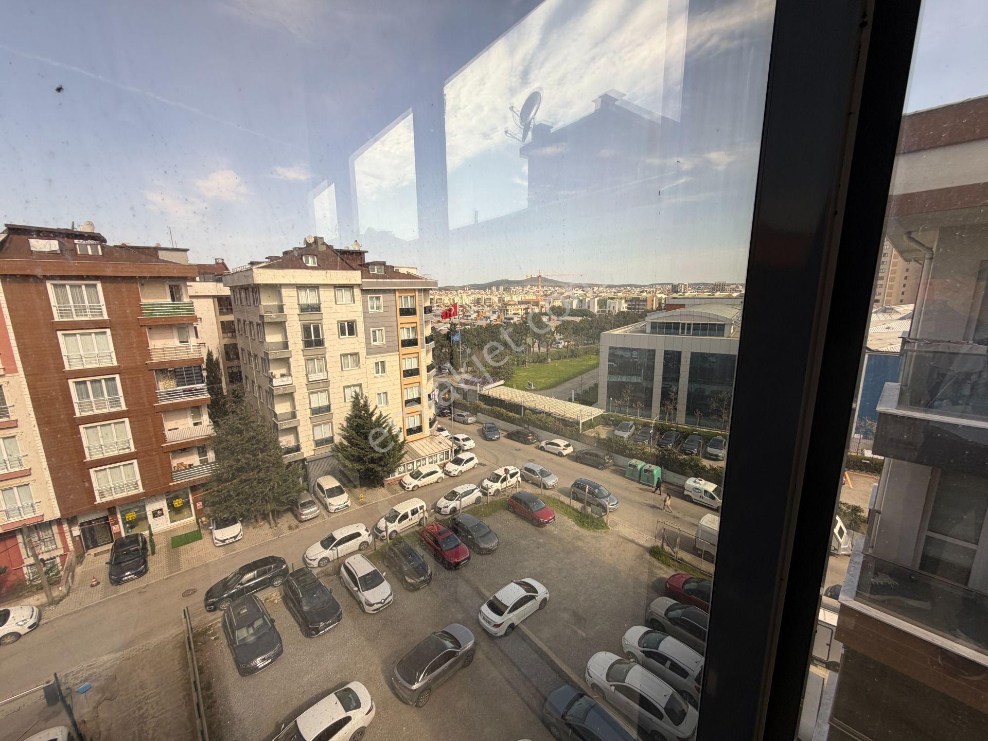 Sancaktepe Panasonic Yanı 8 Yıllık Plazada 5.kat 1+1 Kiralık Ofis - Görsel 23