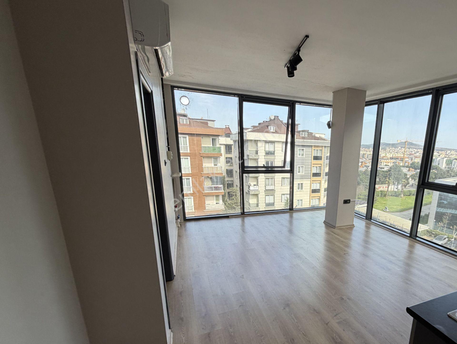 Sancaktepe Panasonic Yanı 8 Yıllık Plazada 5.kat 1+1 Kiralık Ofis - Görsel 4