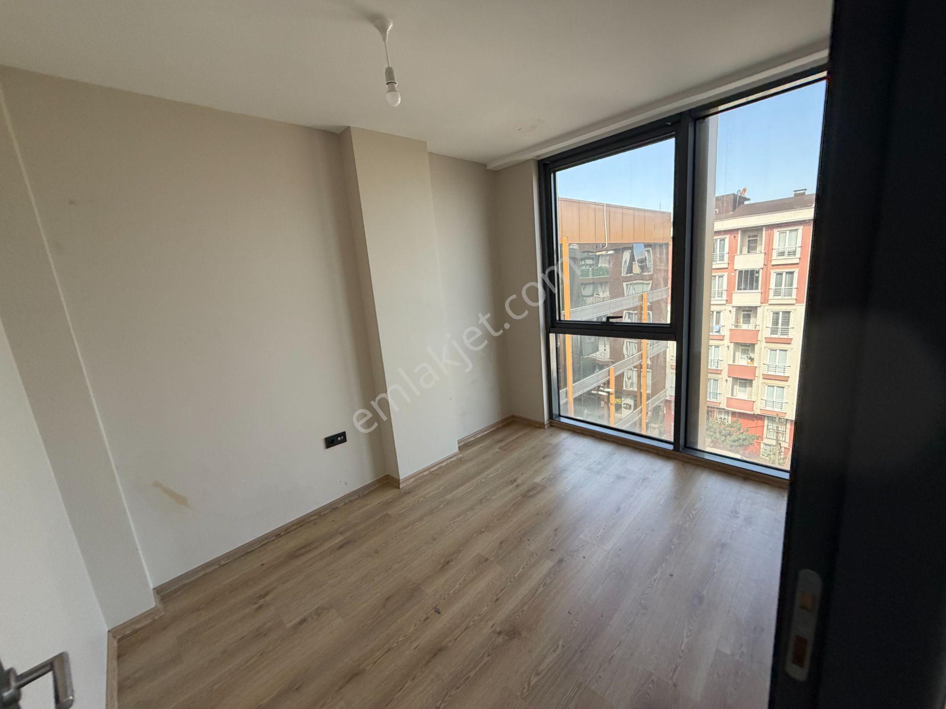 Sancaktepe Panasonic Yanı 8 Yıllık Plazada 5.kat 1+1 Kiralık Ofis - Görsel 15